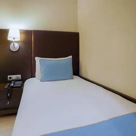 Constanza Otel