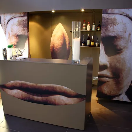 Constanza Otel